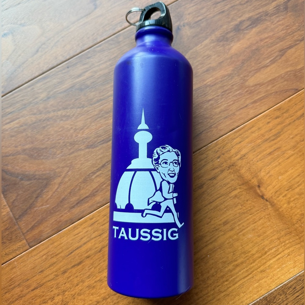 Johns Hopkins Medicine Taussig College Purple Stainless Steel Water Bottle.